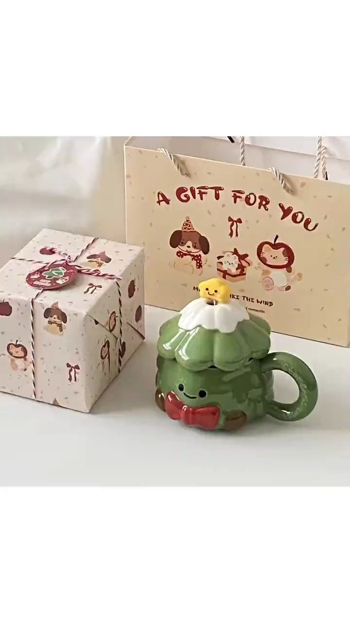Merry Tree Ceramic Mug with Lid