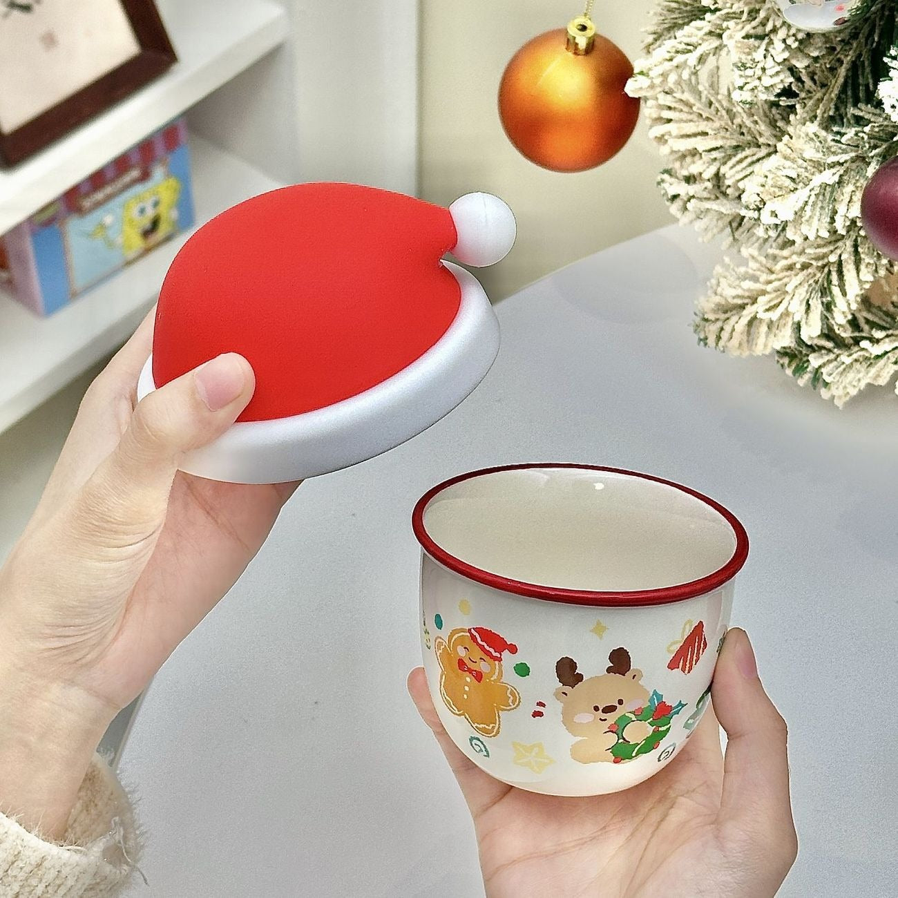 Cozy Christmas Hand-Warming Mug with Lid